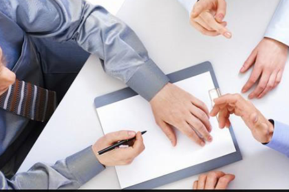 面临三万债务诉讼，无资金偿还该如何应对？